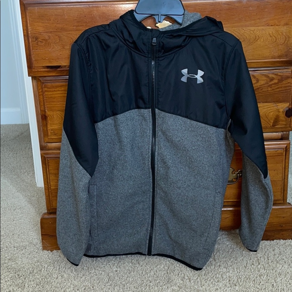 EUC Under Armour boys size Large full zip hoodie